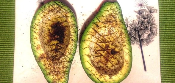 Авокадо с соком лайма и соевым соусом