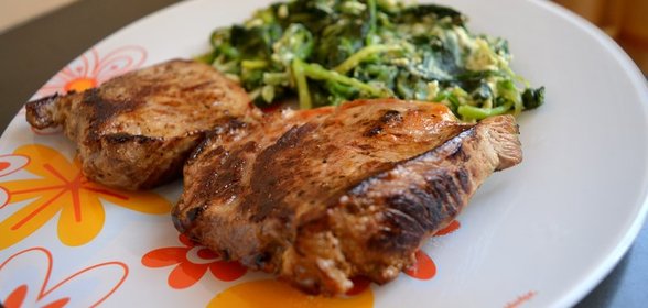 Стейк из говядины со шпинатом