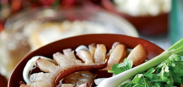 Закуска из копченого сала