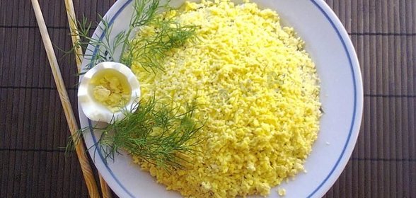 Салат морская капуста яйцо