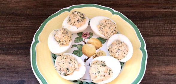 Яйца фаршированные творожным сыром