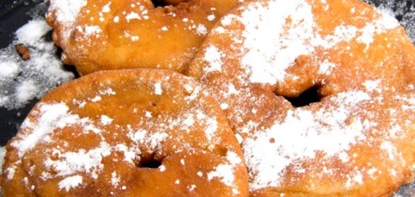 Яблоки в тесте с ромом