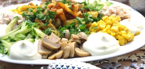 Салат «Хоровод у ёлки»