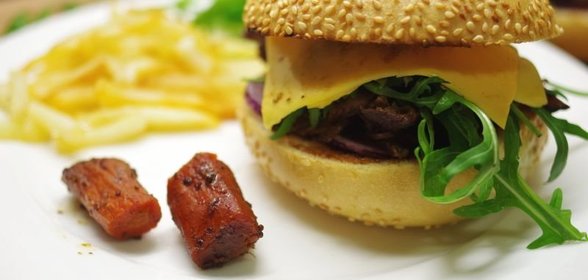 Бургеры с тушеным мясом