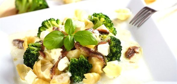 Брокколи с анчоусами
