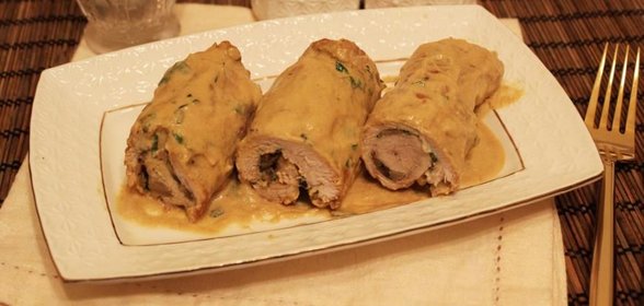 Куриные рулеты в горчичном соусе с грибами