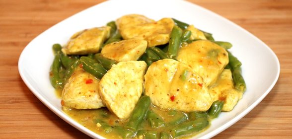 Карри с индейкой и стручковой фасолью