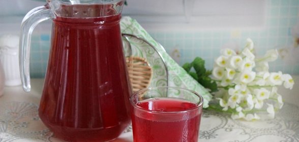 Смородиновый компот с корицей