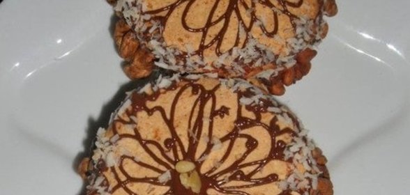 Бисквитные кексы «Бархатцы» с грецким орехом и нутеллой
