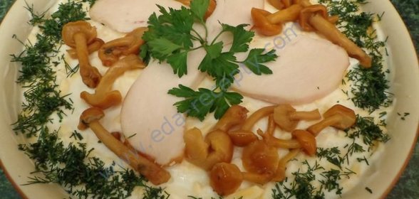 Салат куриный с грибами Уральская шкатулка