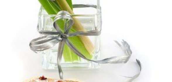 Булочки в виде сердец с сушеной вишней и шоколадными чипсами