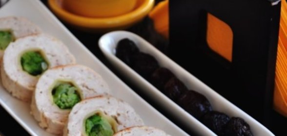 Куриный рулет с брокколи по-лигурийски