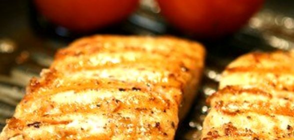 Лосось на гриле в коричневом сахаре