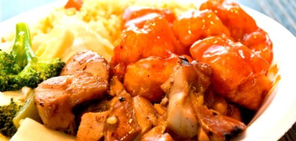 Золотистые маринованные куриные кусочки