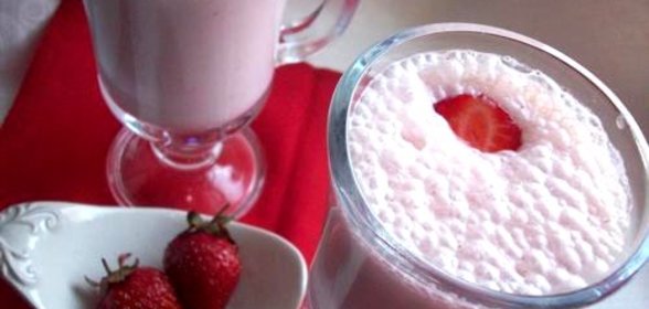 Молочный коктейль с клубникой