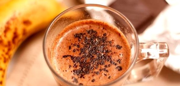 Горячий банановый коктейль с шоколадом
