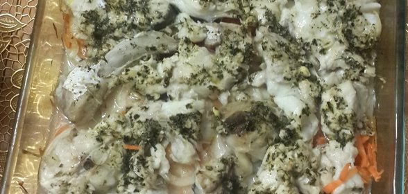 Треска на мацони с овощами в духовке