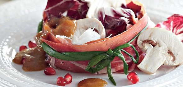 Красный салат с шампиньонами