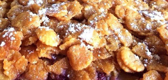 Вишневый пирог с кукурузными хлопьями