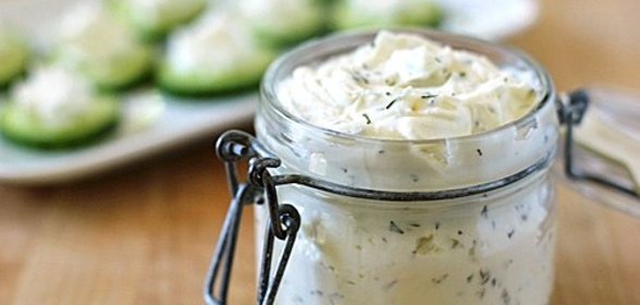 Творог с зеленью и чесноком