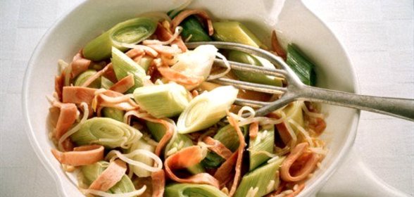 Лук-порей под корочкой