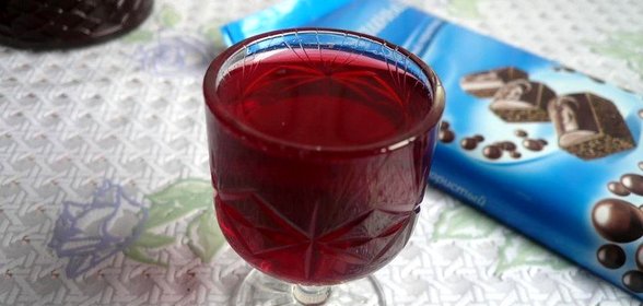 Домашний вишневый ликёр без вишни