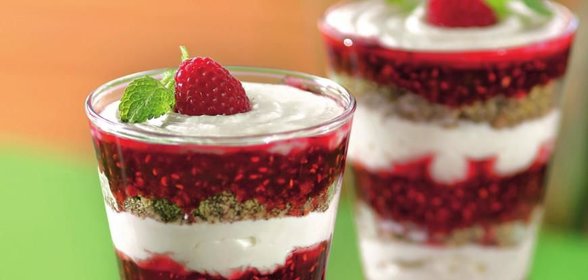 Полосатый творожно-малиновый десерт