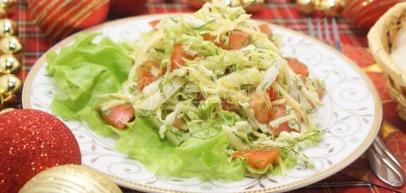 Салат из пекинской капусты с овощами
