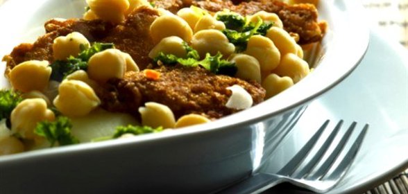 Турецкий горох (нут) с соусом