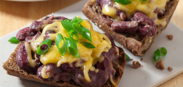 Бутерброд с фасолью