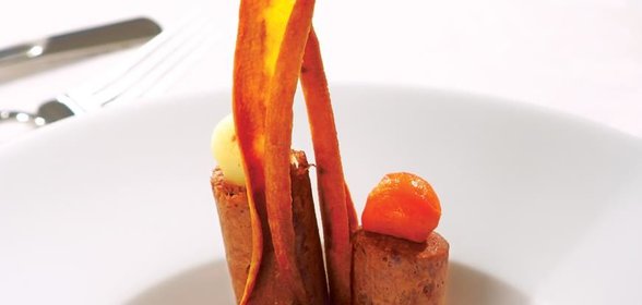 Праздничный борщ с мясным рулетом