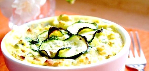 Запеканка из кабачков с сосисками