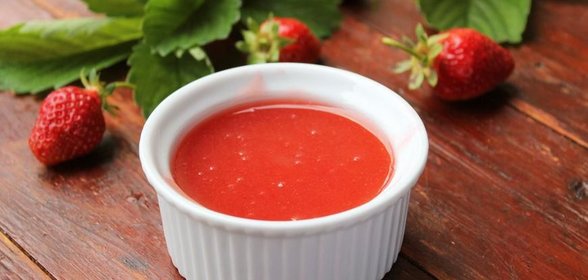 Соус из клубники с красным вином