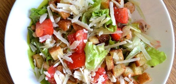 Салат с жаренными креветками