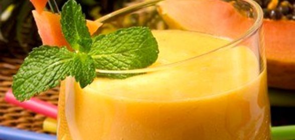 Смузи с папайей и персиками
