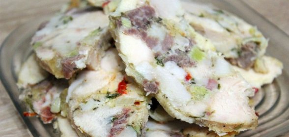 Домашняя ветчина Мозаика из курицы, свинины, сладкого перца и зелени