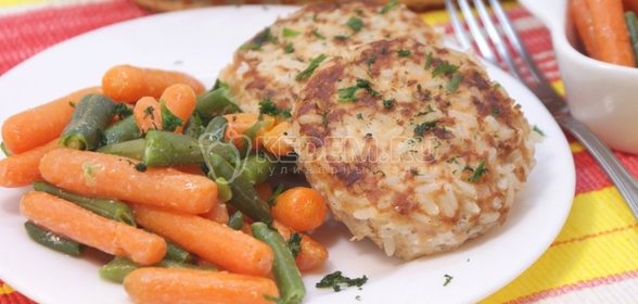 Рыбные котлеты с рисом