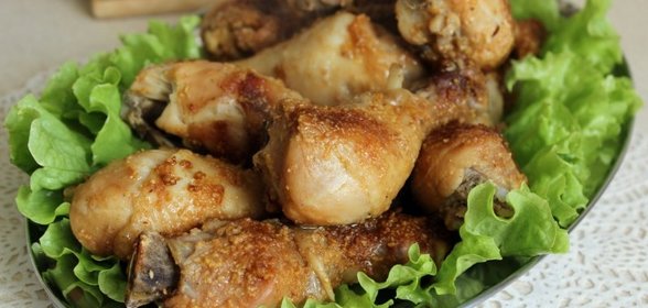 Куриные ножки с чесноком и паприкой, запеченные в микроволновке