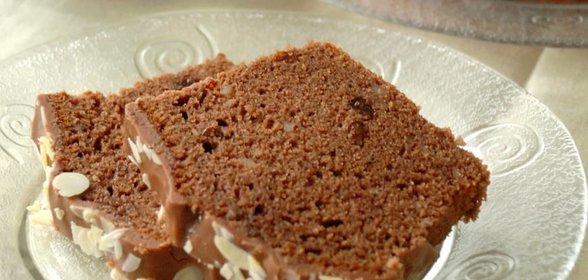 Кекс на красном вине с шоколадом и абрикосовым мармеладом