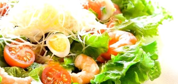 Диетический салат с креветками