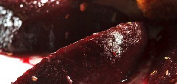 Печеная свекла в бальзамической глазури и апельсиновой цедре