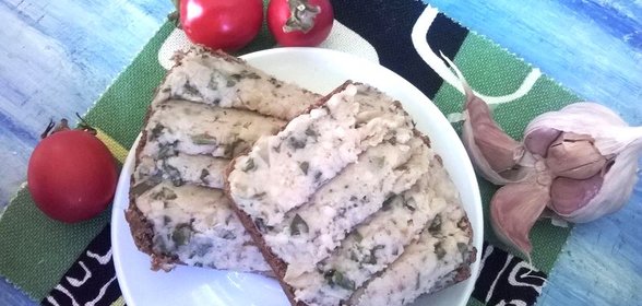 Паштет из фасоли и сала