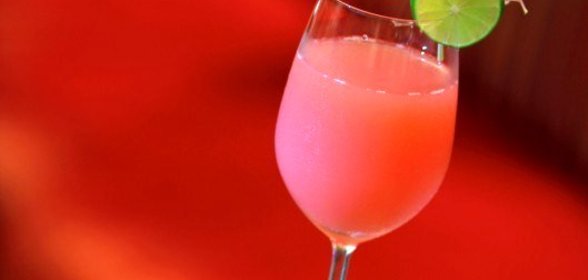 Ягодно-банановый пунш