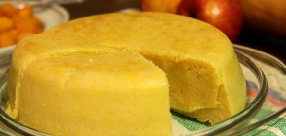 Манный пудинг с тыквой и яблоками