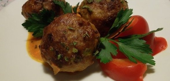 Тефтели с рисом в томатном соусе