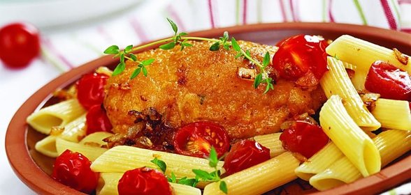 Свиное филе в оболочке из пармезана с тимьяном