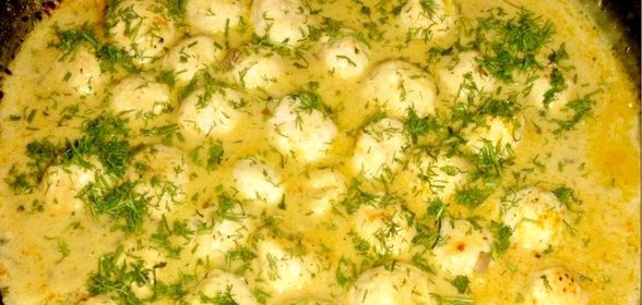 Фрикадельки в грибном соусе