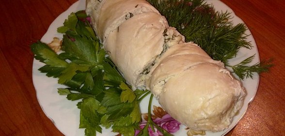 Куриный рулет с брынзой и зеленью
