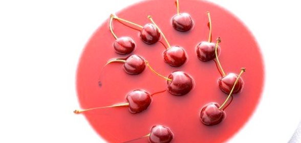 Холодный вишневый суп с бренди