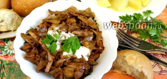 Лисички со сливками жареные